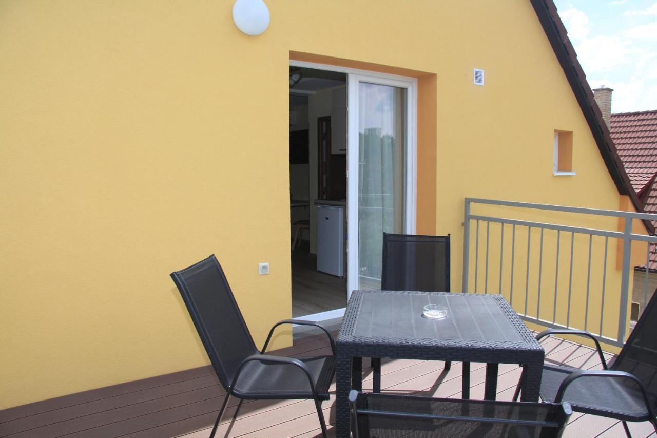 Apartmany Hujer 2 บอยนิตแซ ภายนอก รูปภาพ